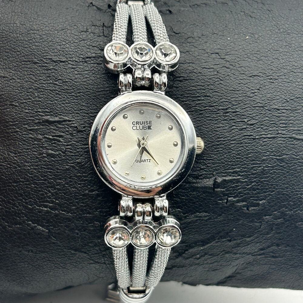 Cruise Club Silver-tone Women’s Fashion Watch Working New Battery